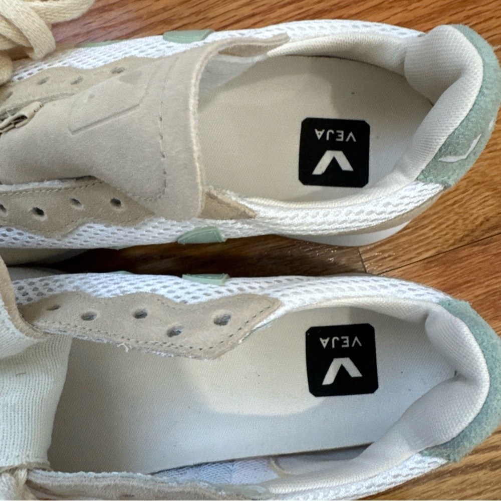 Veja women's Cream and Mint Sneakers - Picture 3 of 7